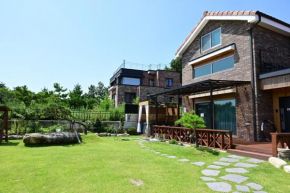 Goseung Luceluna Pension